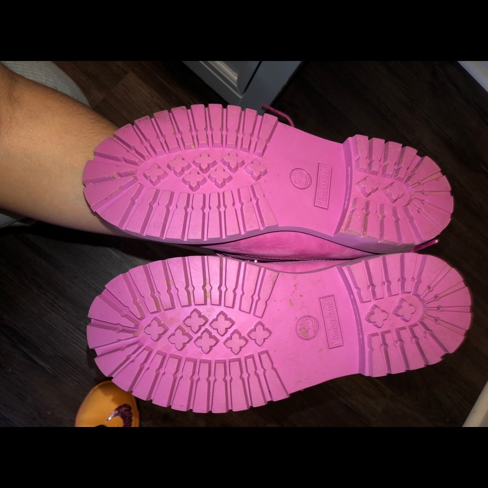 Pink Timberlands - Picture 4 of 5